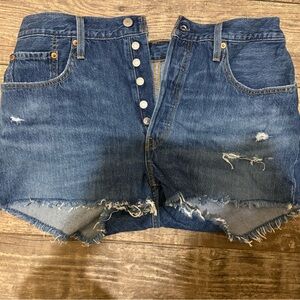 NWT Levi’s 501 button fly high rise Jean shorts women’s 33